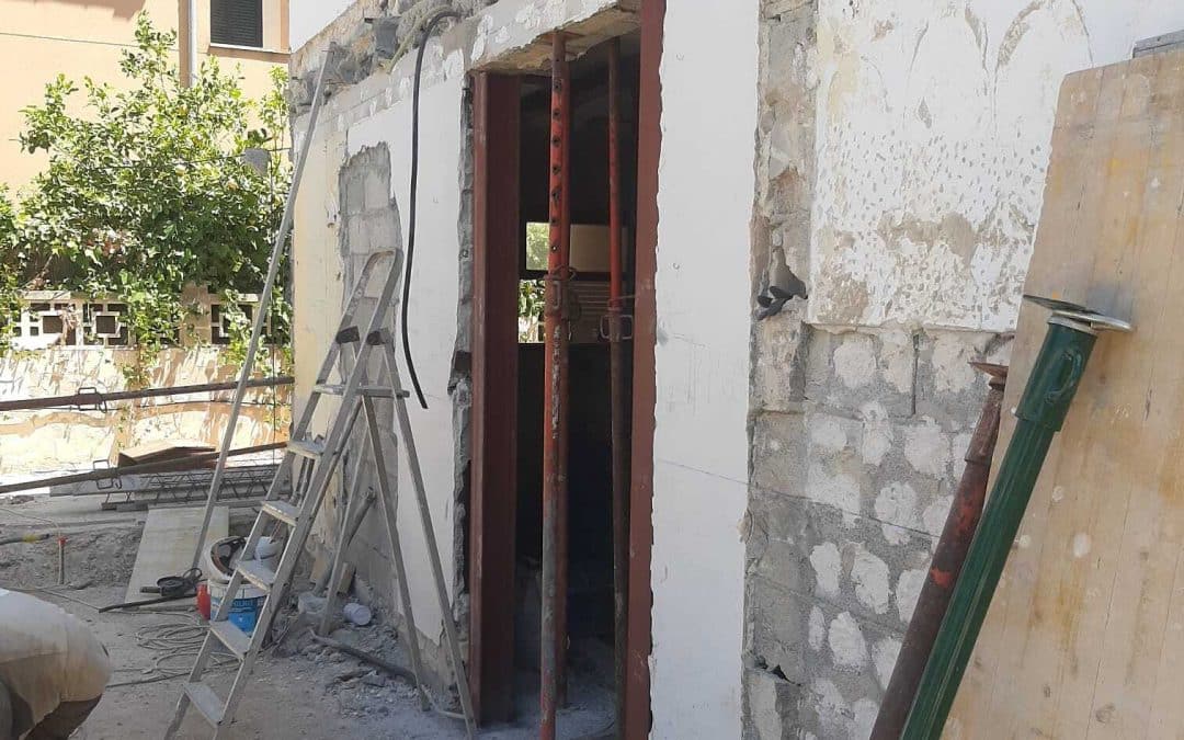 Revocos de cal o cemento en rehabilitación de muros antiguos