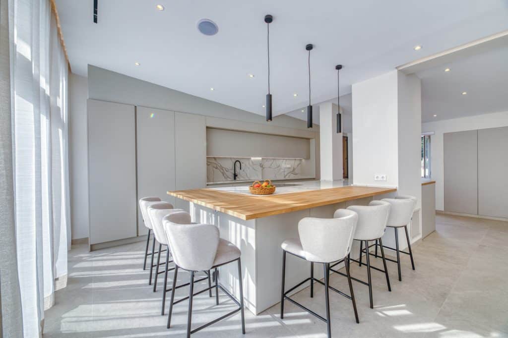 Cocina amplia reformada